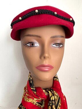 Vintage 1960s Red Faux Pearl Braid Detailing Cloche Hat Cap